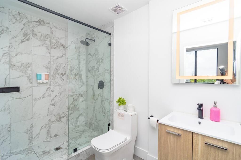 King Bed 2b 2ba Oasis Minutes To Brickell 6 Guests *