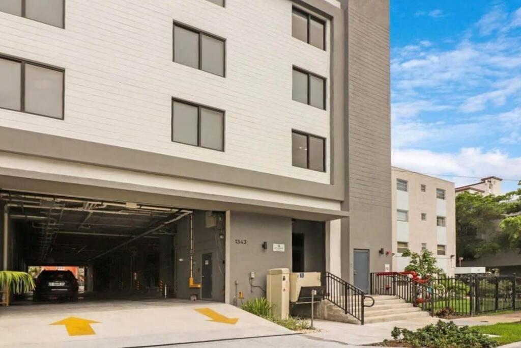 Apartment King Bed 2b 2ba Oasis Minutes To Brickell 6 Guests Miami